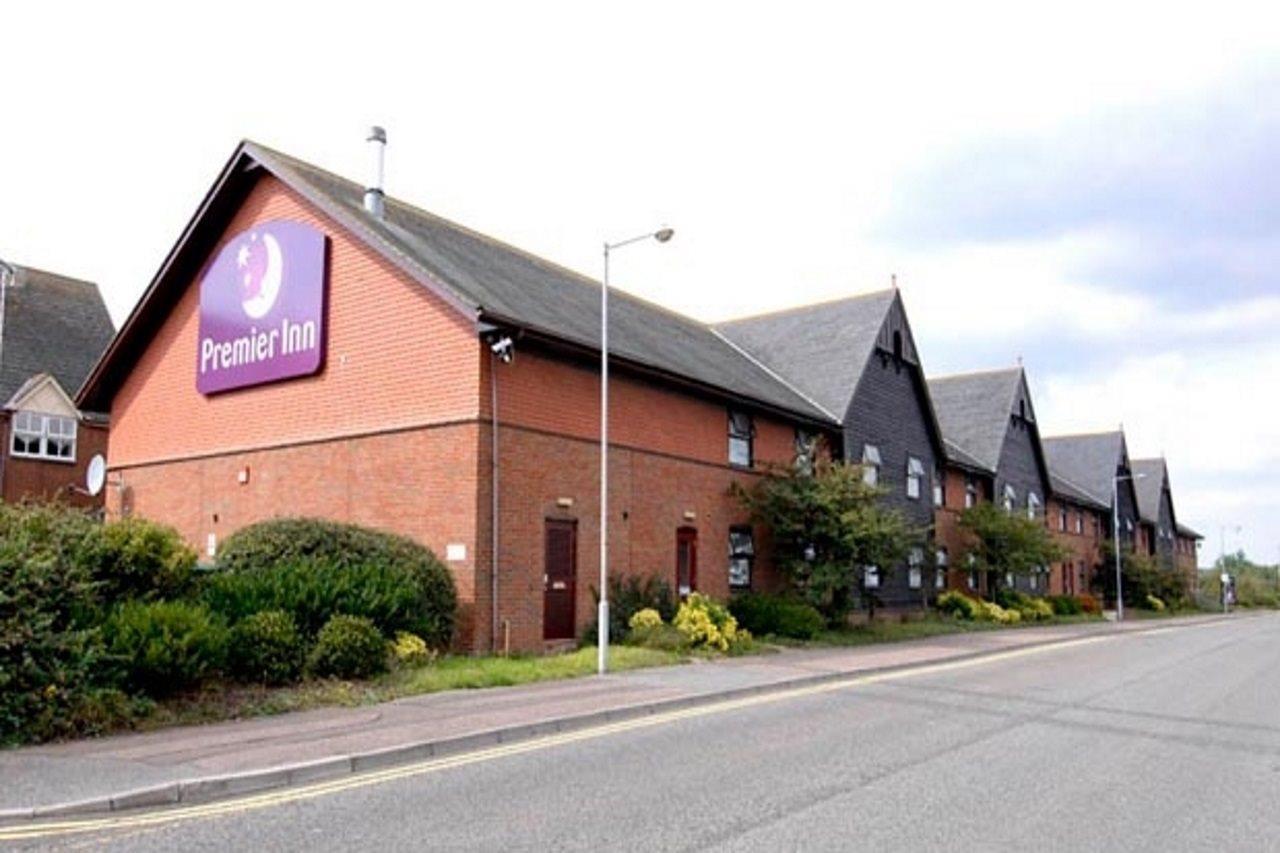 Premier Inn Poole Centre Екстериор снимка