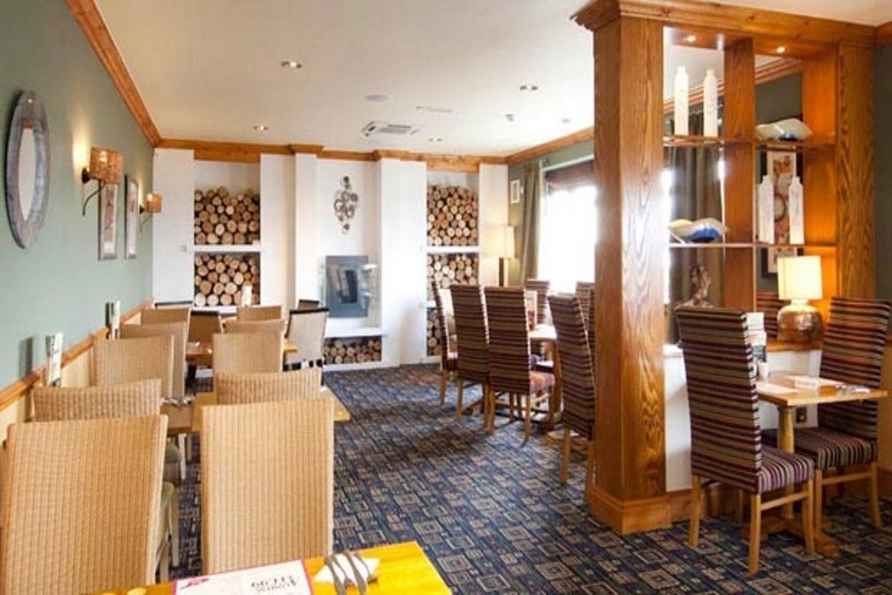 Premier Inn Poole Centre Екстериор снимка