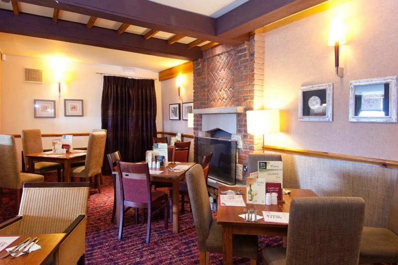 Premier Inn Poole Centre Екстериор снимка