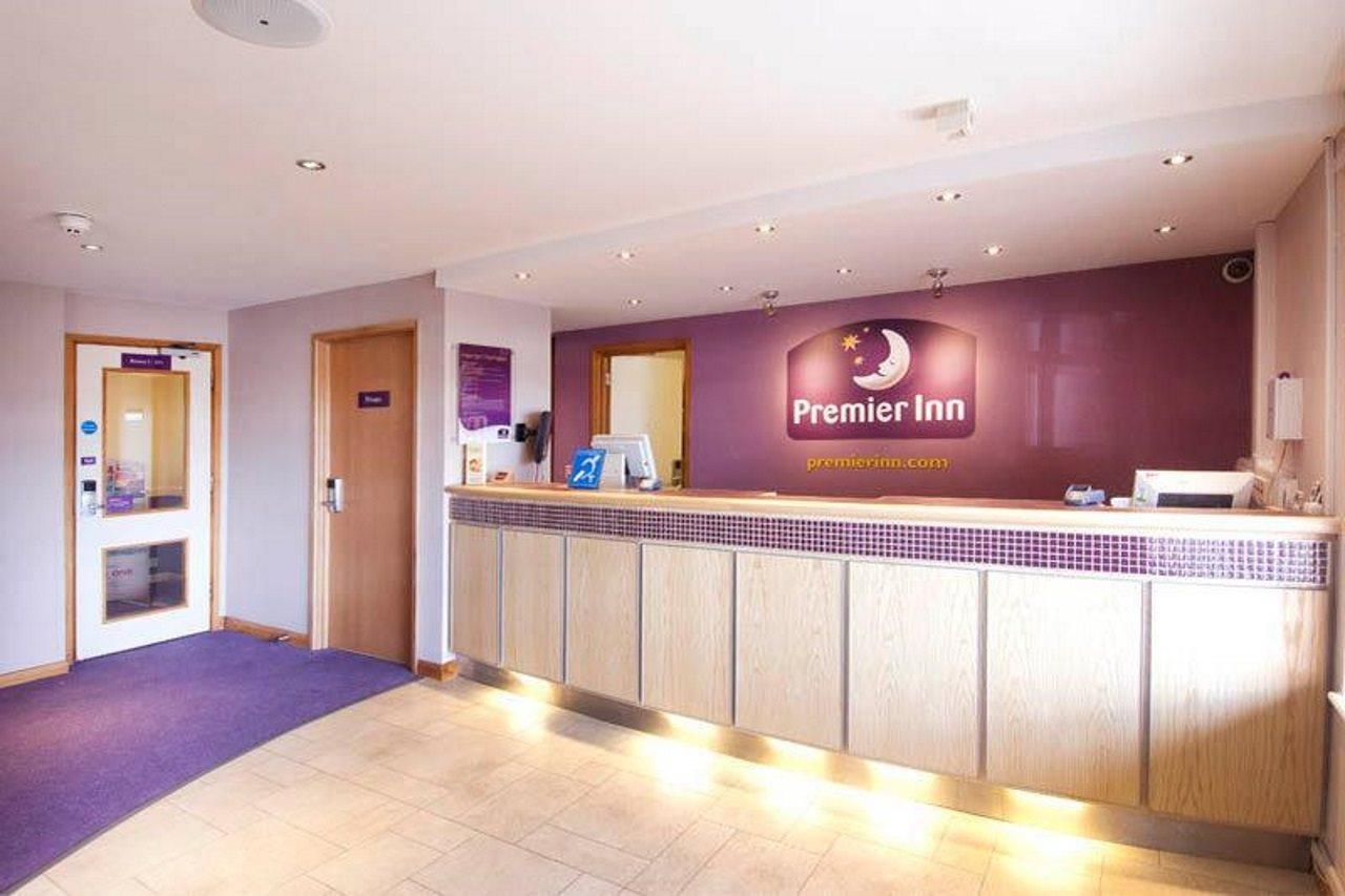 Premier Inn Poole Centre Екстериор снимка