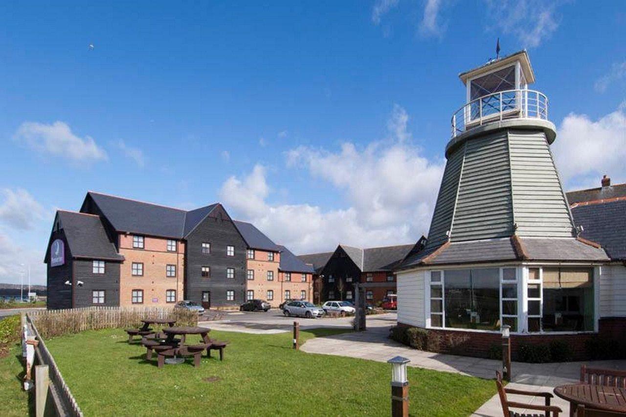 Premier Inn Poole Centre Екстериор снимка
